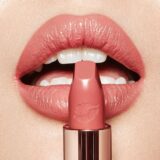 Hot Lips 2 In Love With Olivia - Image 2