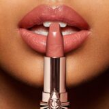 Hot Lips 2 In Love With Olivia - Image 5